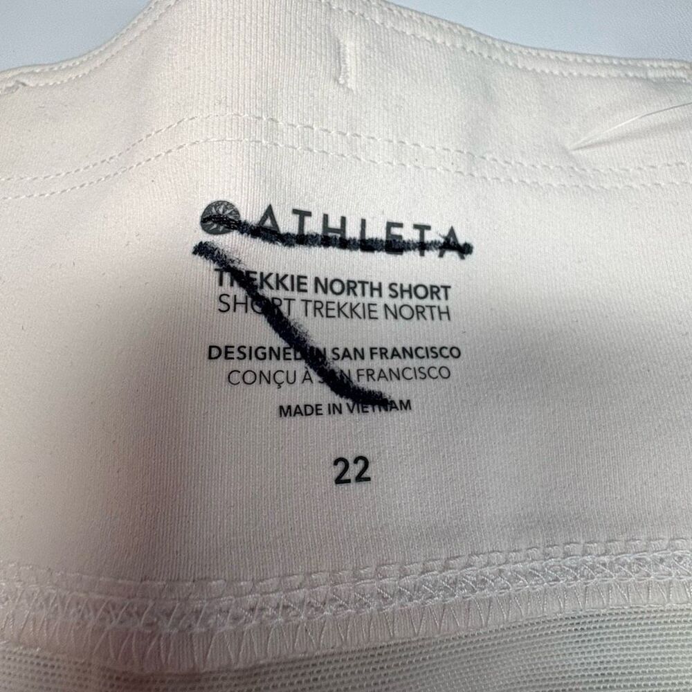 Athleta size 22 Trekkie North short Texture Magnolia Grey/White - Picture 4 of 8